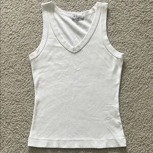 Women’s Michael Stars white v neck tank, small